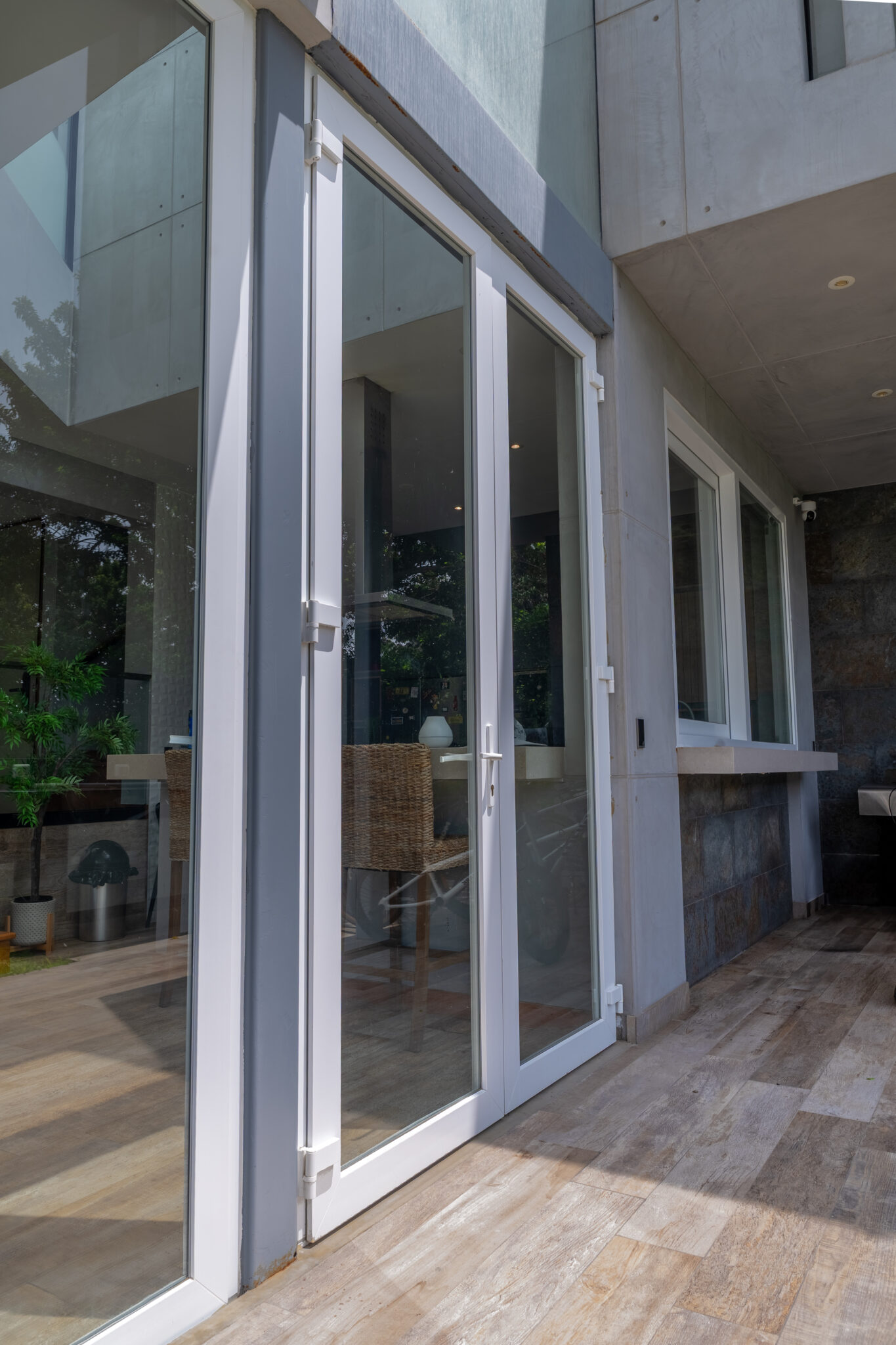 Puertas Batientes en PVC Instalada en 2022