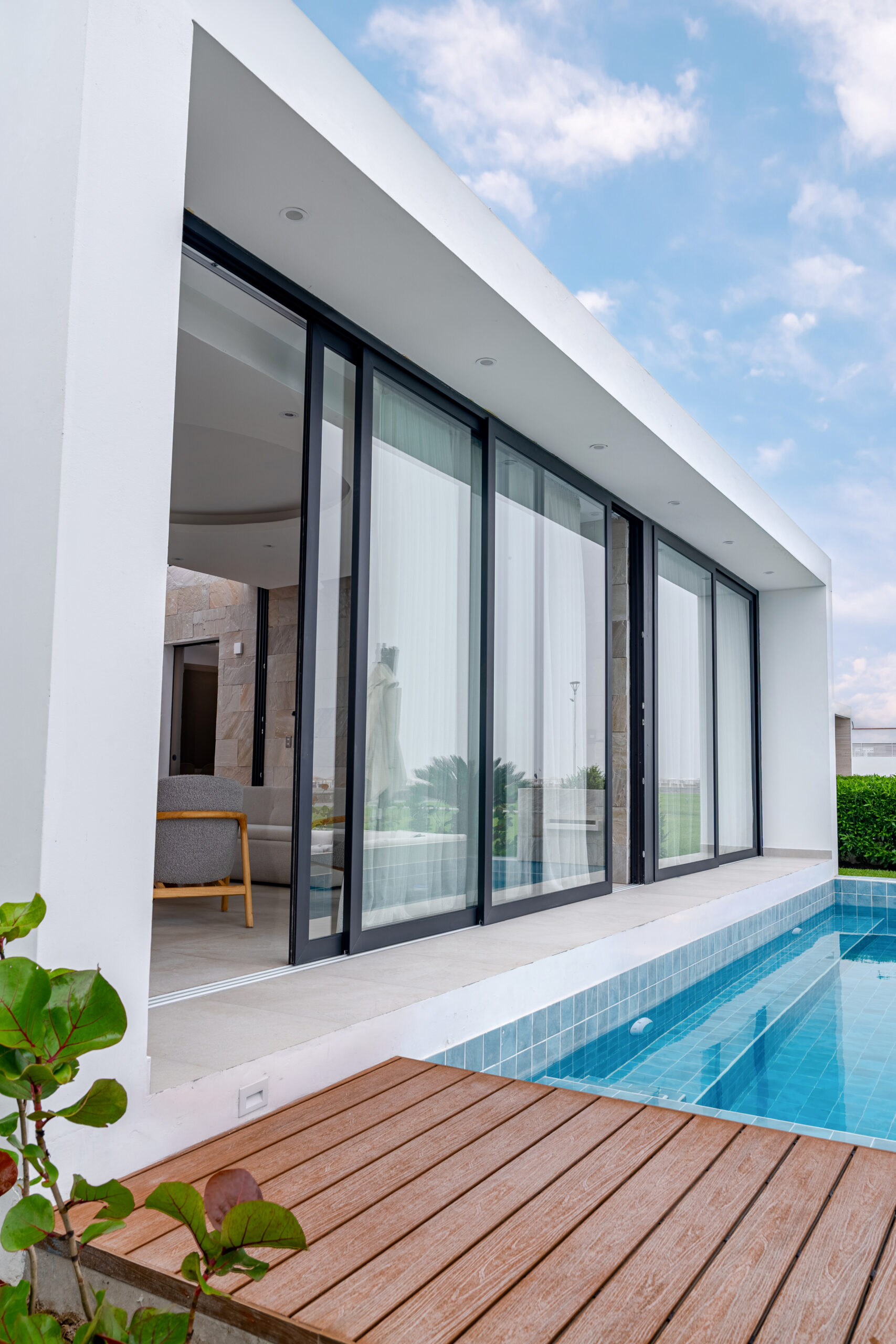 Mamparas Corredizas en PVC - Instaladas en 2025 - Playa Asia