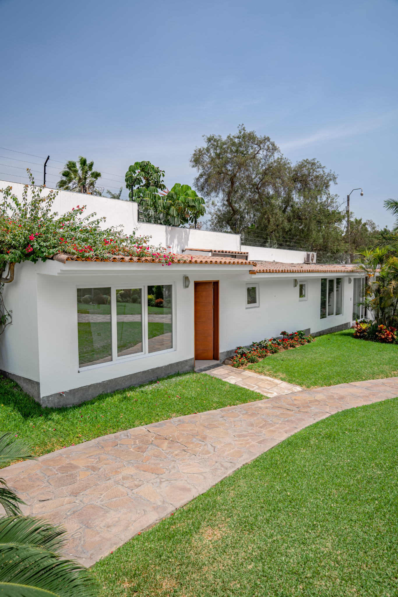 Ventanas Oscilobatientes en PVC - Instalada en 2025 - La Planicie