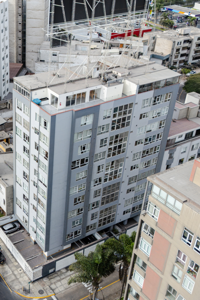 Edificio con ventanas PVC