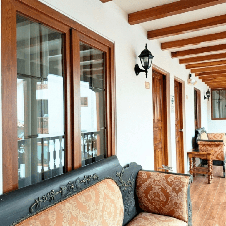 Hotel Rumipunku · 100% Ventanas PVC